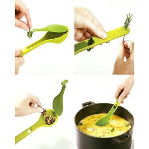 Flavour-Infusing Spoon With Herb Stripper - Image 1